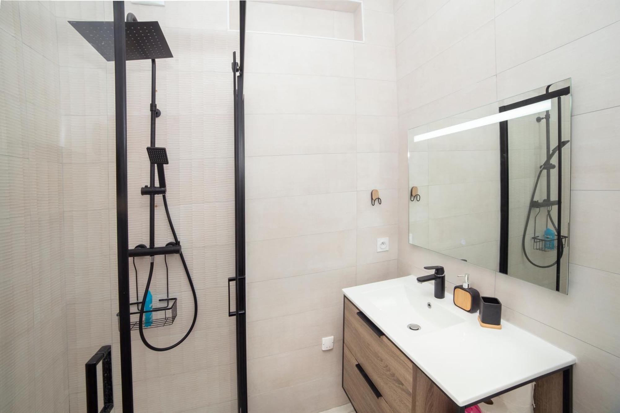 Like Casa- Centre/Gare Apartment Валанс Екстериор снимка